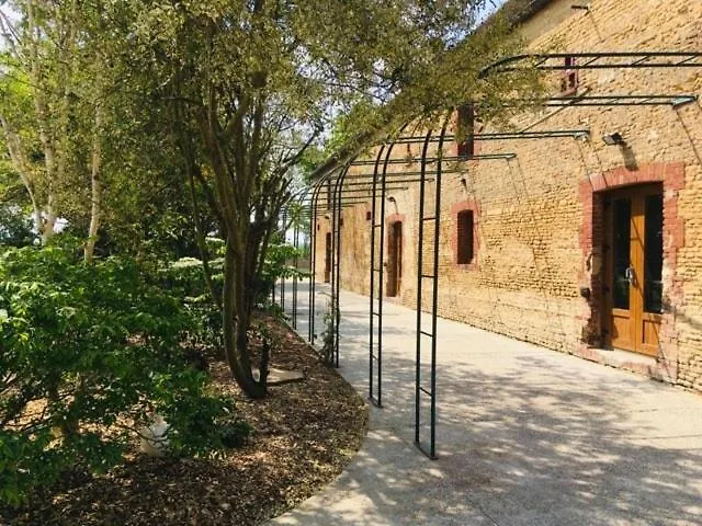 Domaine Du Bu Sur Rouvres Bed and Breakfast